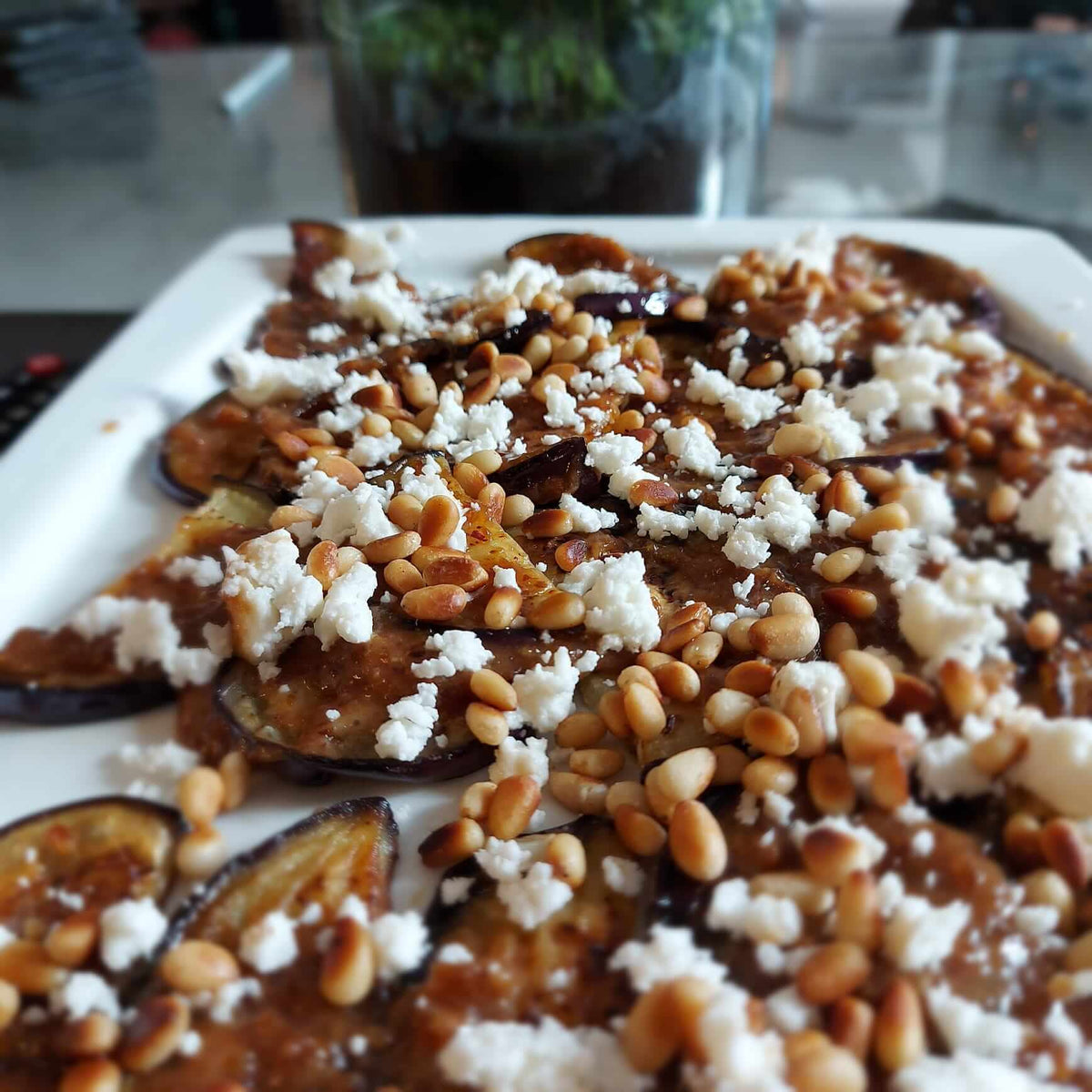 Marinierte Auberginen mit Schafskäse und Pinienkernen – vegetarische Tapa aus dem Tapas-Kochkurs in Düsseldorf